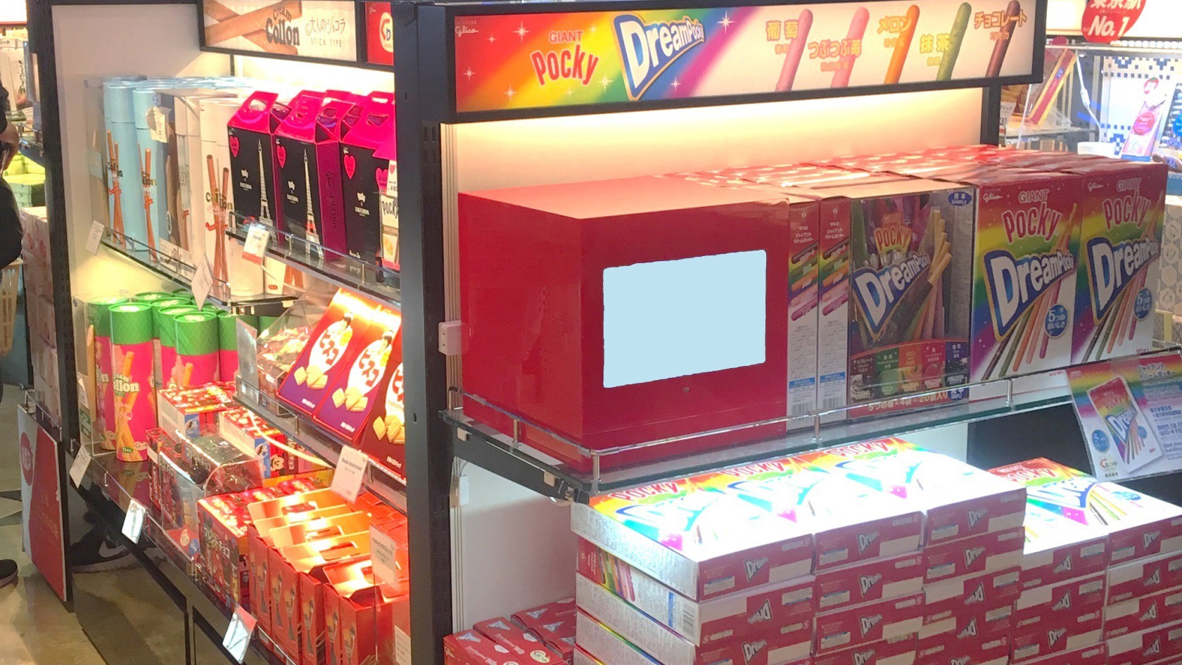 成田国際空港　Fa-So-La TAX FREE AKIHABARA 第1ターミナル南ウイング店（出国審査後エリア）