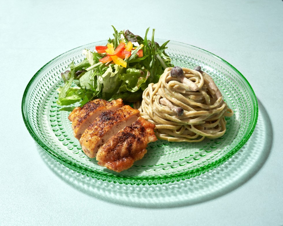 バジルクリームパスタとチキンの山椒焼き