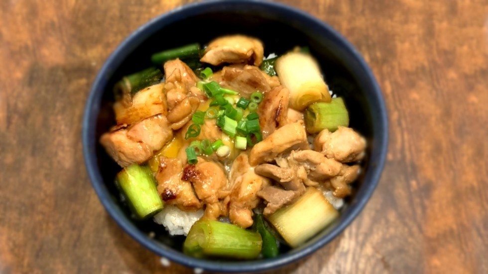 筋肉をつけたいときのランチ：焼き鳥丼