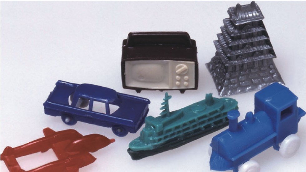 セルロイドからプラスチックへと変遷するグリコのおもちゃ