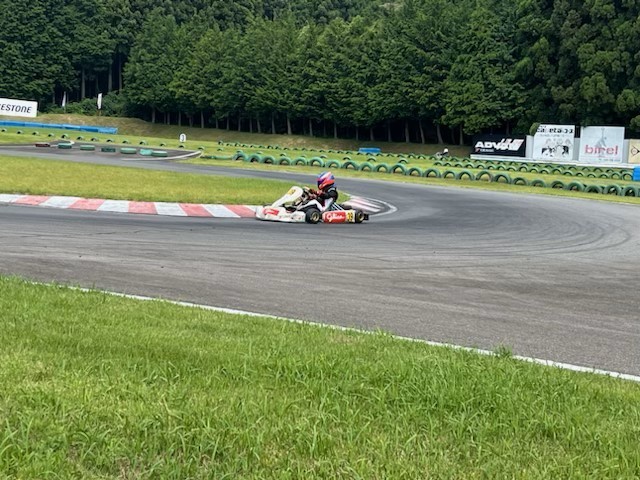 榛名合宿4コーナーの立ち上がりに向かって