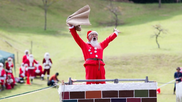 Santas Holding A Meeting In Amakusa Glico Global Official Site 