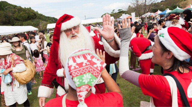 Santas Holding A Meeting In Amakusa Glico Global Official Site 