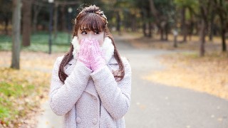 冷えに悩む女性